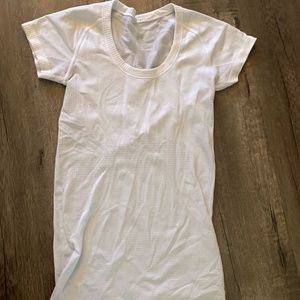 Lululemon T shirt